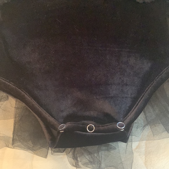 Plum NYC velvet leotard with tutu in black size 1 year - Picture 3 of 6